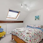 Holiday home 3 Bed In Oc-94477